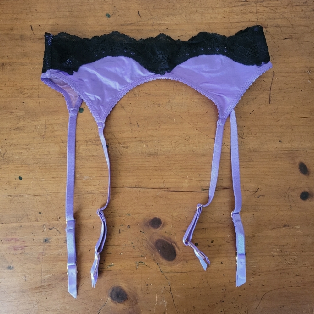 Victoria's Secret Very Sexy Garter Belt - XS